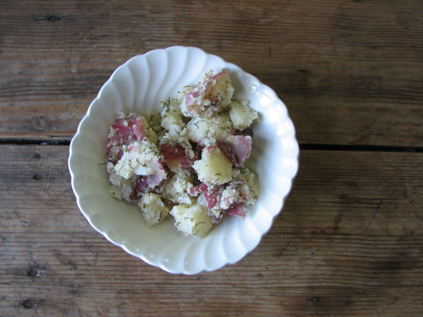 Red Potato Salad with Fresh Dill Bowl