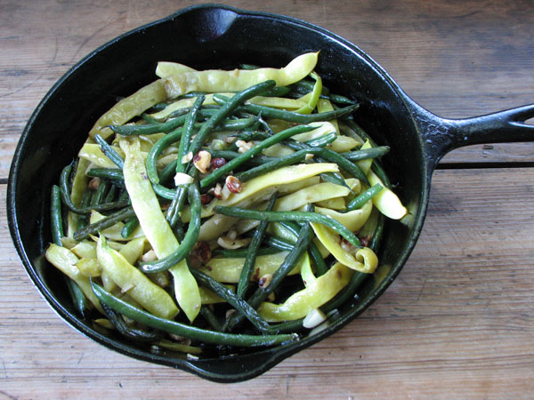 Sauteed Beans with Garlic and Roasted Hazelnuts
